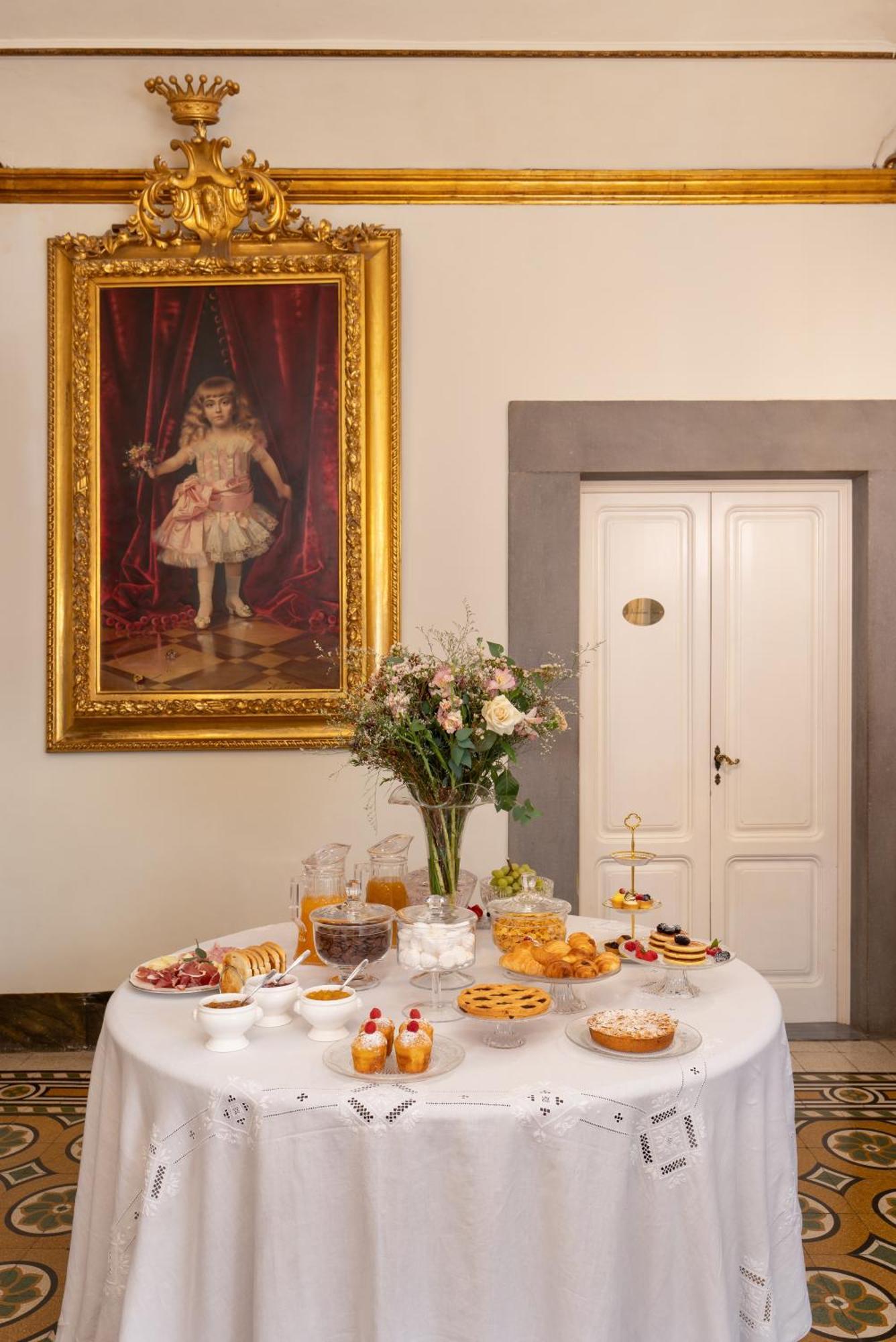 Piazza Pitti Palace - Residenza D'Epoca Acomodação com café da manhã Florença Exterior foto