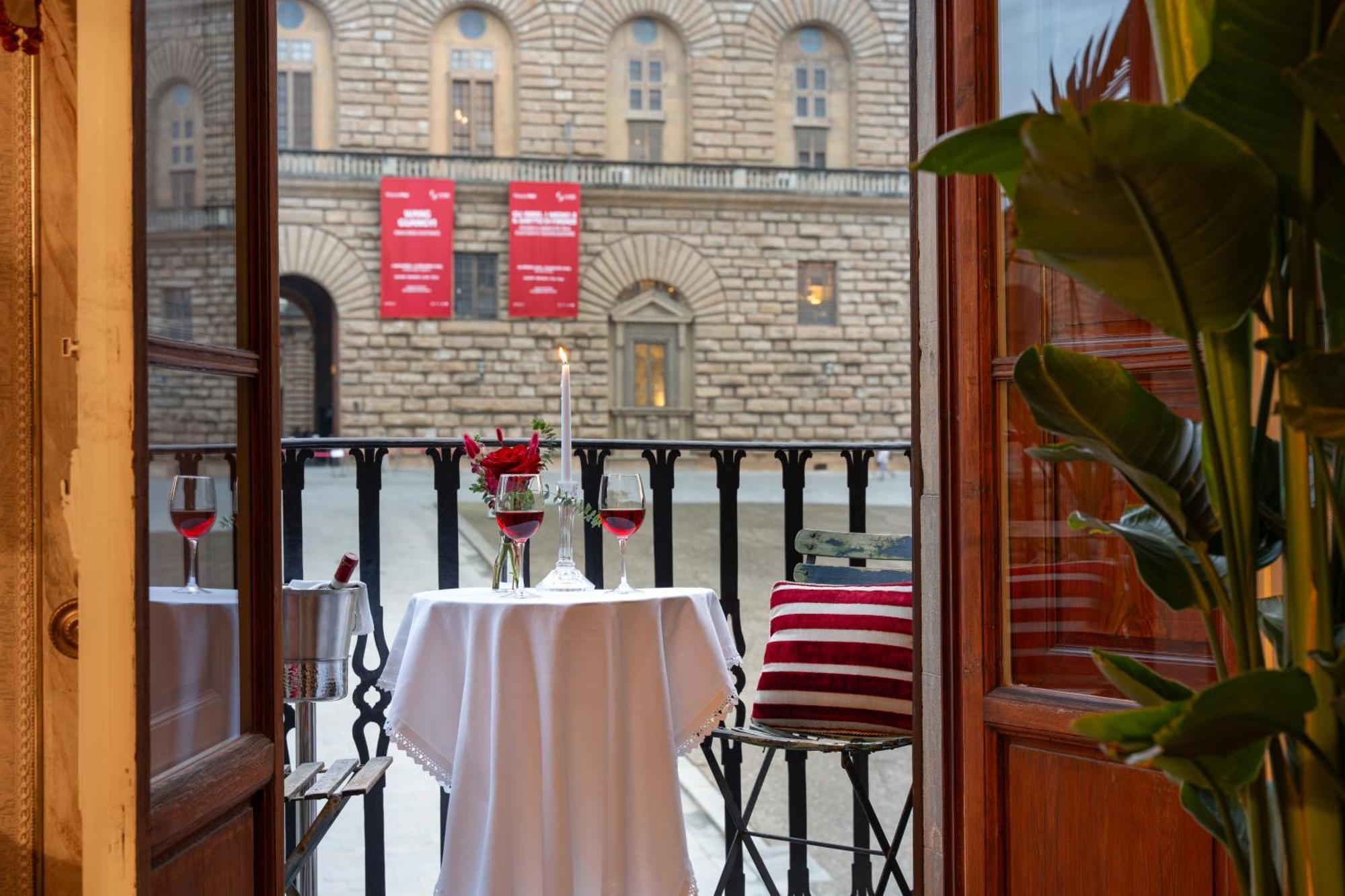 Piazza Pitti Palace - Residenza D'Epoca Acomodação com café da manhã Florença Exterior foto