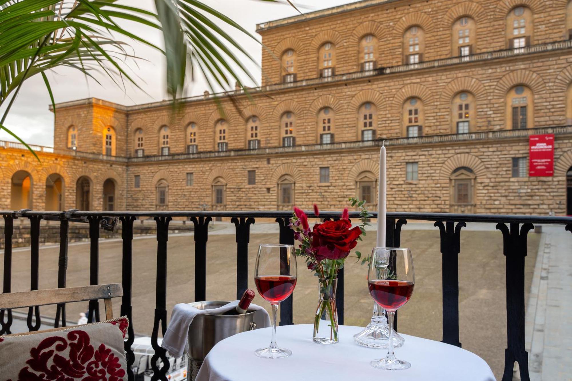 Piazza Pitti Palace - Residenza D'Epoca Acomodação com café da manhã Florença Exterior foto